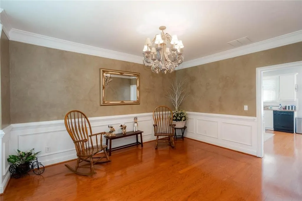 6390 Glen Oaks Lane, Atlanta, Georgia 30328, 4 Bedrooms Bedrooms, ,4 BathroomsBathrooms,Residential,Sold,6390 Glen Oaks Lane,7223013
