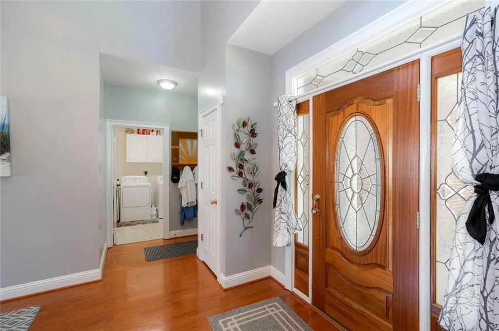 6390 Glen Oaks Lane, Atlanta, Georgia 30328, 4 Bedrooms Bedrooms, ,4 BathroomsBathrooms,Residential,Sold,6390 Glen Oaks Lane,7223013