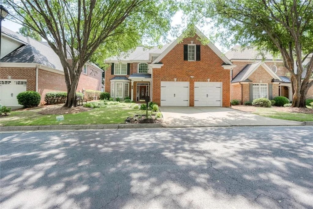 6390 Glen Oaks Lane, Atlanta, Georgia 30328, 4 Bedrooms Bedrooms, ,4 BathroomsBathrooms,Residential,Sold,6390 Glen Oaks Lane,7223013