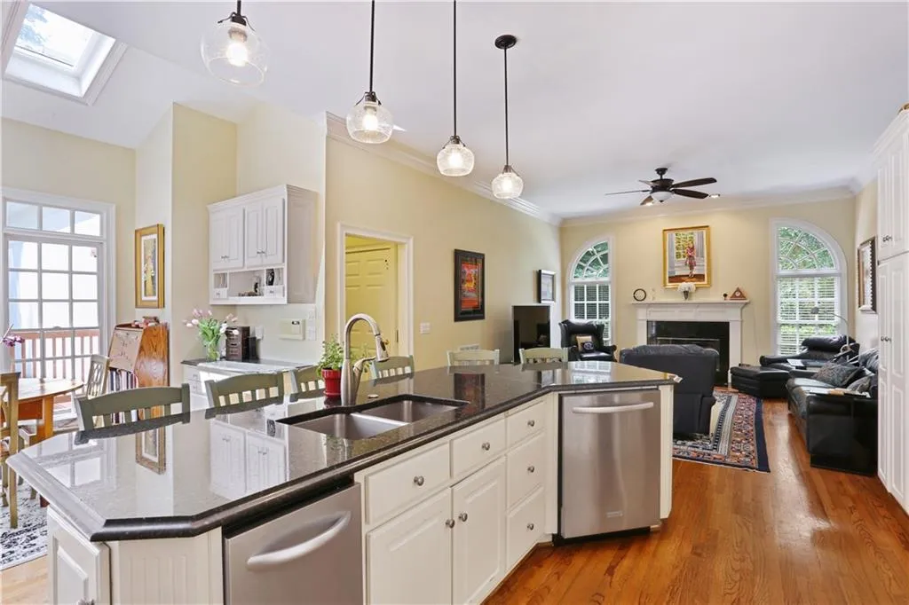 650 Mount Paran Road, Atlanta, Georgia 30327, 5 Bedrooms Bedrooms, ,5 BathroomsBathrooms,Residential,Sold,650 Mount Paran Road,5969312