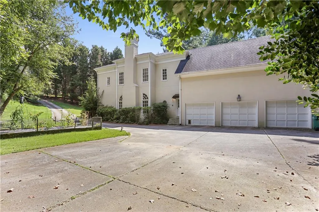 650 Mount Paran Road, Atlanta, Georgia 30327, 5 Bedrooms Bedrooms, ,5 BathroomsBathrooms,Residential,Sold,650 Mount Paran Road,5969312