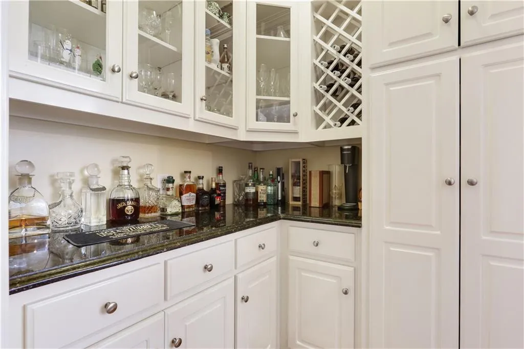 650 Mount Paran Road, Atlanta, Georgia 30327, 5 Bedrooms Bedrooms, ,5 BathroomsBathrooms,Residential,Sold,650 Mount Paran Road,5969312