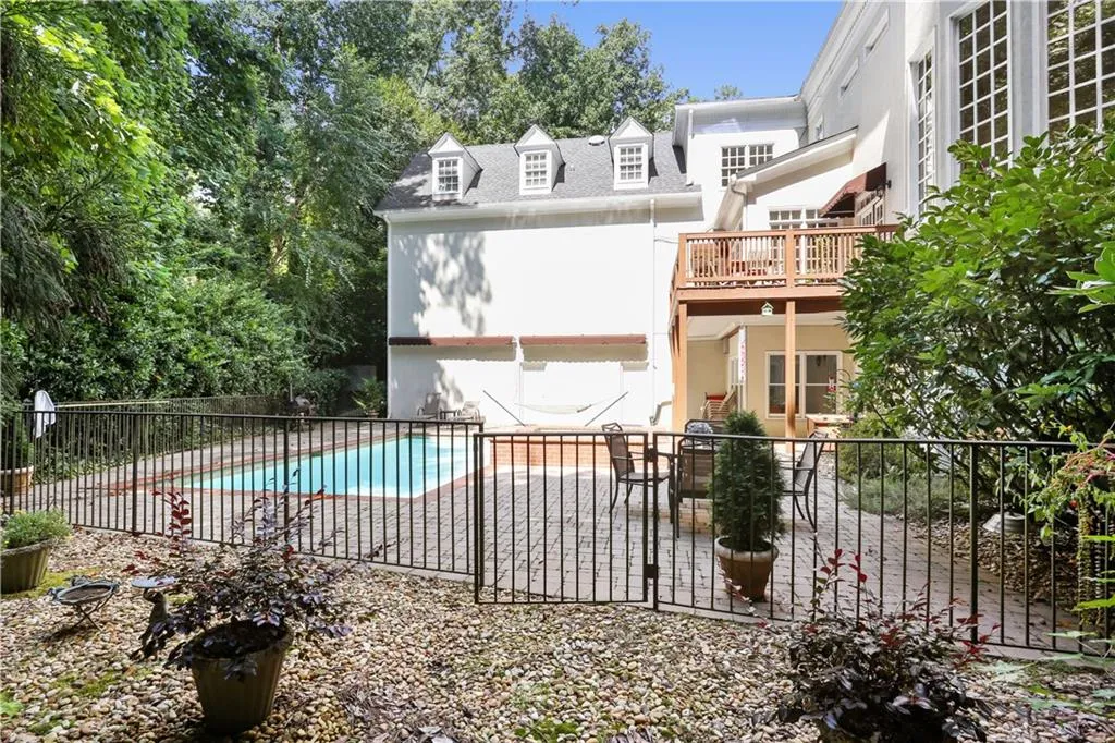 650 Mount Paran Road, Atlanta, Georgia 30327, 5 Bedrooms Bedrooms, ,5 BathroomsBathrooms,Residential,Sold,650 Mount Paran Road,5969312