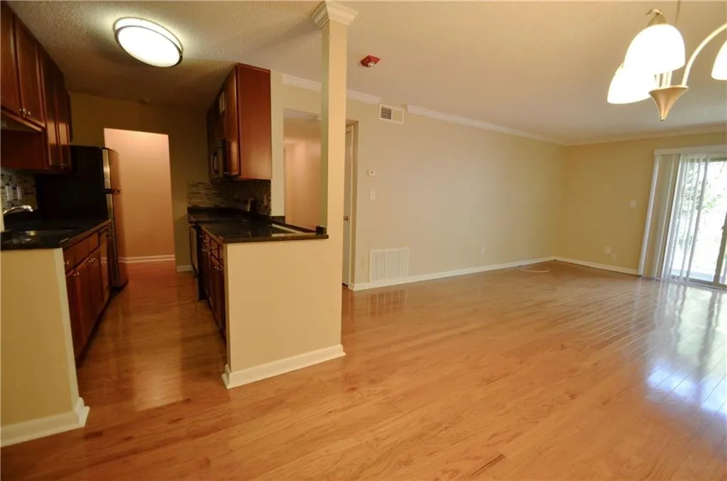 5095 Roswell Road Unit 304, Atlanta, Georgia 30342, 2 Bedrooms Bedrooms, ,2 BathroomsBathrooms,Residential,Sold,5095 Roswell Road Unit 304,6009021