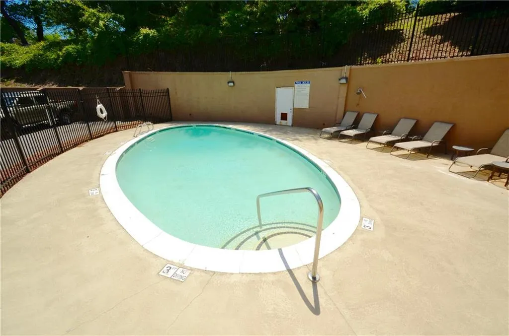 5095 Roswell Road Unit 304, Atlanta, Georgia 30342, 2 Bedrooms Bedrooms, ,2 BathroomsBathrooms,Residential,Sold,5095 Roswell Road Unit 304,6009021