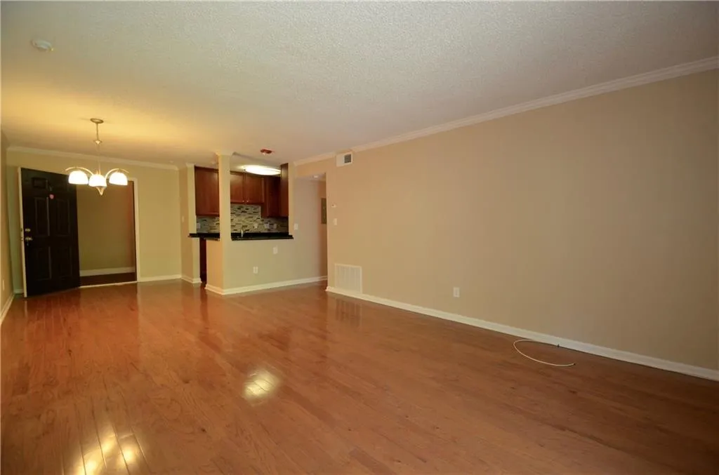 5095 Roswell Road Unit 304, Atlanta, Georgia 30342, 2 Bedrooms Bedrooms, ,2 BathroomsBathrooms,Residential,Sold,5095 Roswell Road Unit 304,6009021