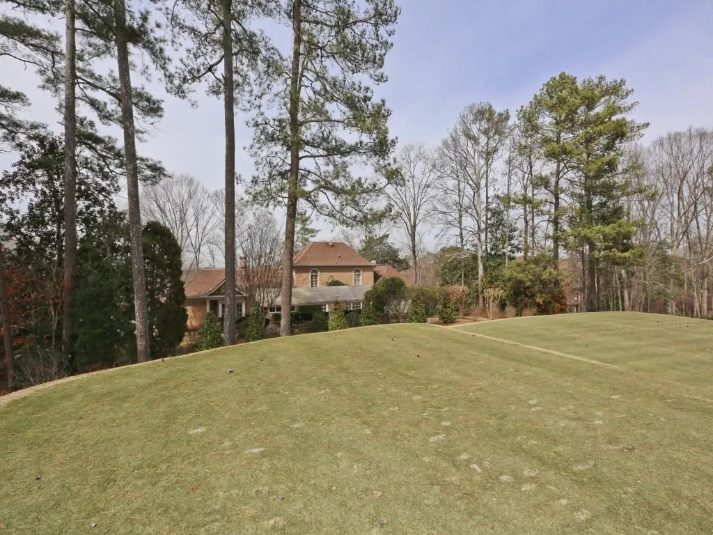 9190 Huntcliff Trace, Sandy Springs, Georgia 30350, 4 Bedrooms Bedrooms, ,3 BathroomsBathrooms,Residential,Sold,9190 Huntcliff Trace,5810722