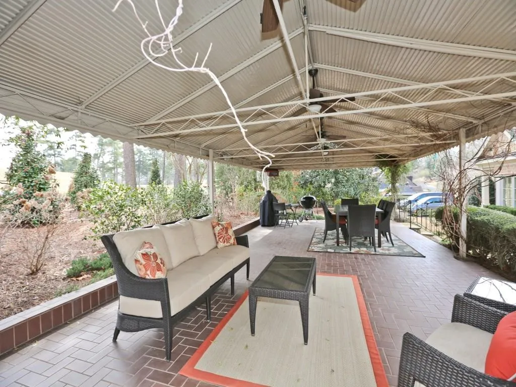 9190 Huntcliff Trace, Sandy Springs, Georgia 30350, 4 Bedrooms Bedrooms, ,3 BathroomsBathrooms,Residential,Sold,9190 Huntcliff Trace,5810722