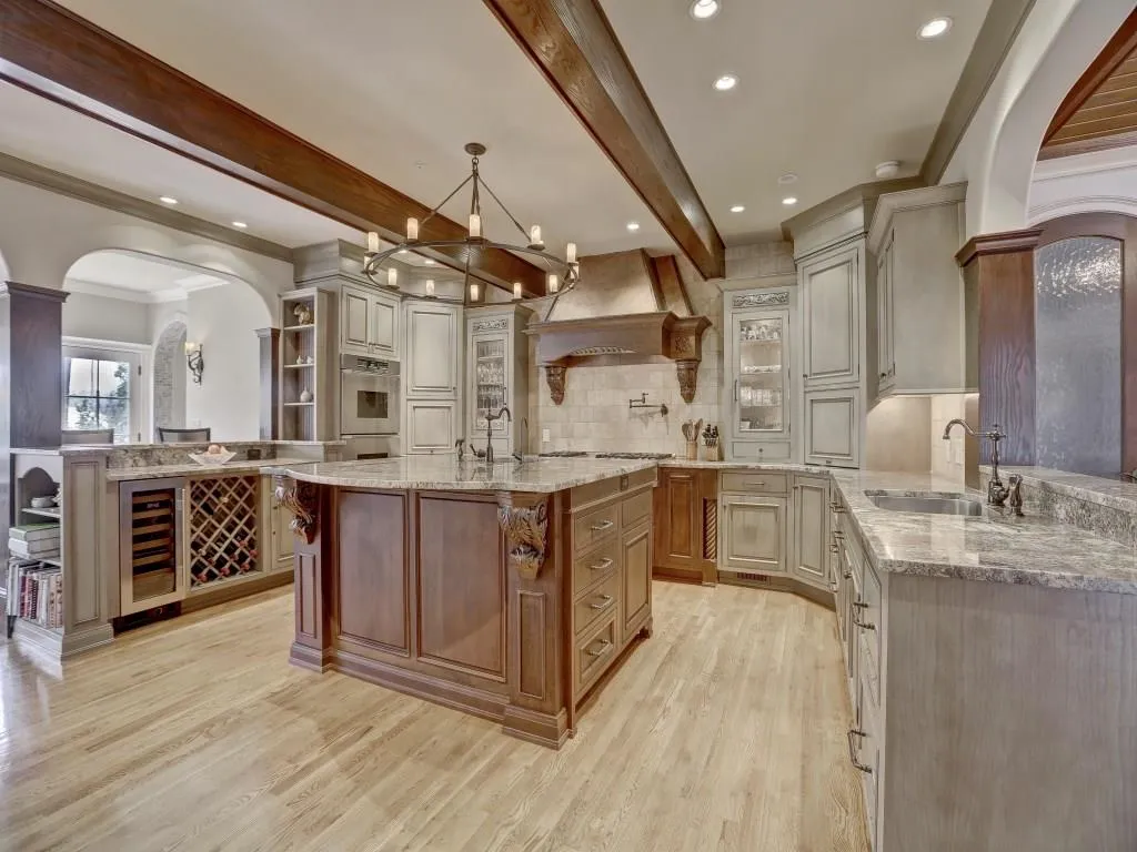 9190 Huntcliff Trace, Sandy Springs, Georgia 30350, 4 Bedrooms Bedrooms, ,3 BathroomsBathrooms,Residential,Sold,9190 Huntcliff Trace,5810722