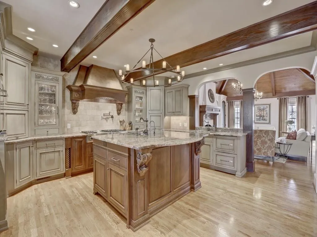 9190 Huntcliff Trace, Sandy Springs, Georgia 30350, 4 Bedrooms Bedrooms, ,3 BathroomsBathrooms,Residential,Sold,9190 Huntcliff Trace,5810722