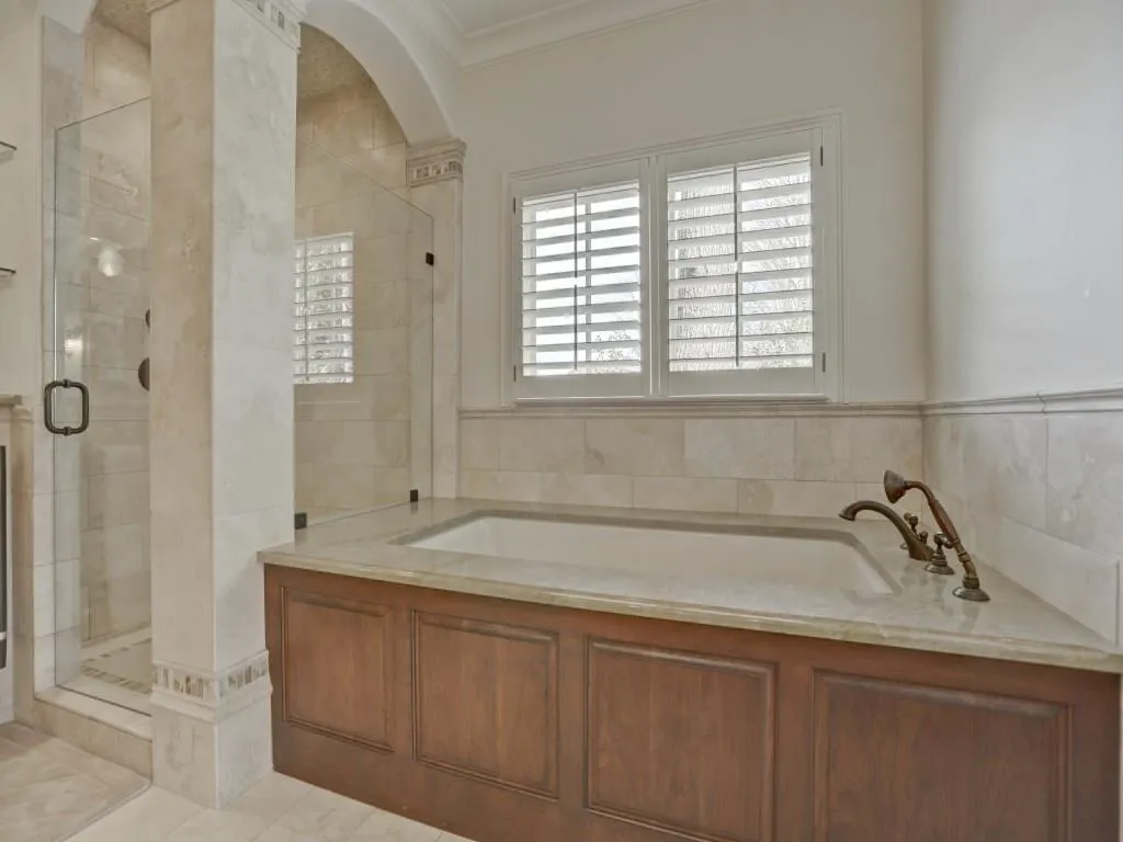 9190 Huntcliff Trace, Sandy Springs, Georgia 30350, 4 Bedrooms Bedrooms, ,3 BathroomsBathrooms,Residential,Sold,9190 Huntcliff Trace,5810722