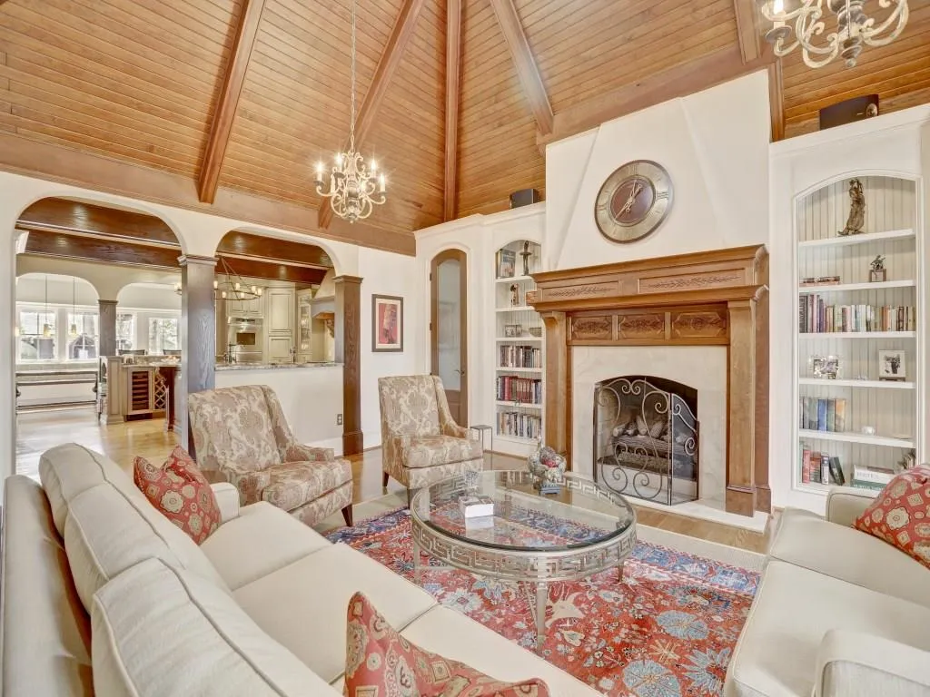 9190 Huntcliff Trace, Sandy Springs, Georgia 30350, 4 Bedrooms Bedrooms, ,3 BathroomsBathrooms,Residential,Sold,9190 Huntcliff Trace,5810722