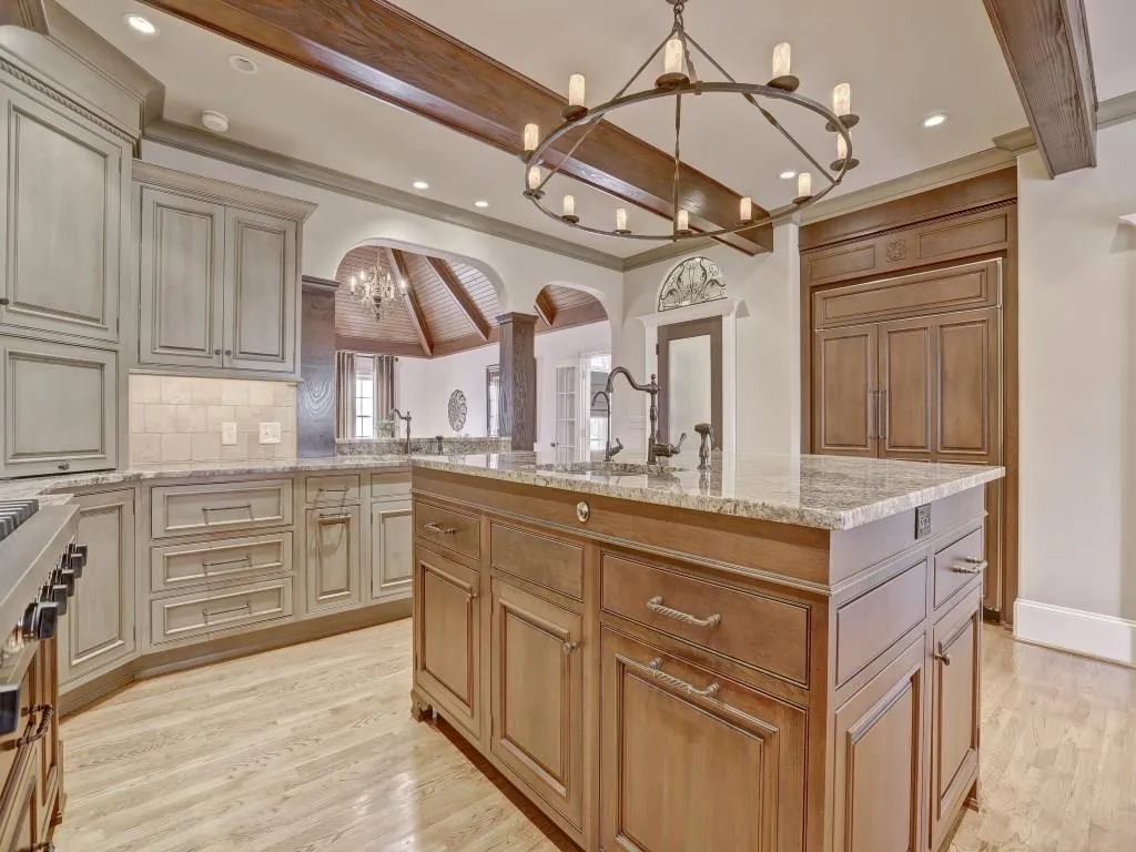 9190 Huntcliff Trace, Sandy Springs, Georgia 30350, 4 Bedrooms Bedrooms, ,3 BathroomsBathrooms,Residential,Sold,9190 Huntcliff Trace,5810722