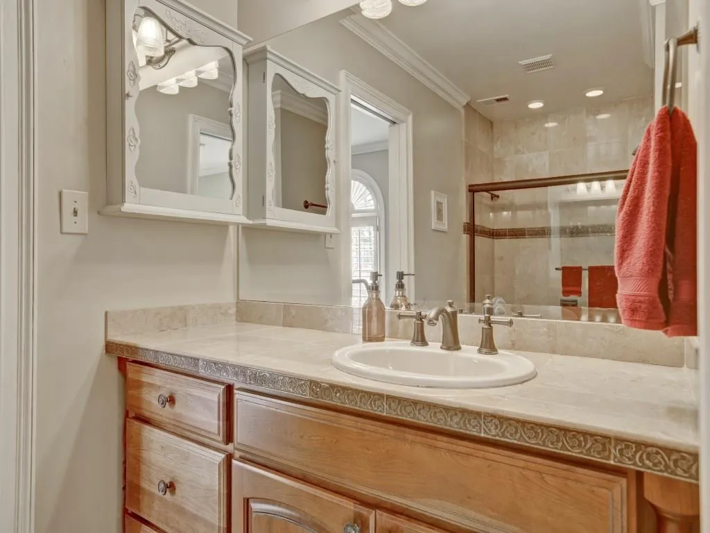 9190 Huntcliff Trace, Sandy Springs, Georgia 30350, 4 Bedrooms Bedrooms, ,3 BathroomsBathrooms,Residential,Sold,9190 Huntcliff Trace,5810722