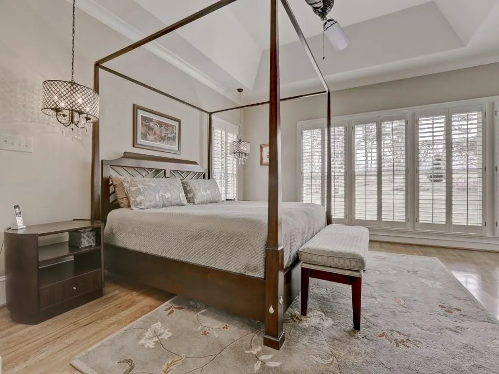 9190 Huntcliff Trace, Sandy Springs, Georgia 30350, 4 Bedrooms Bedrooms, ,3 BathroomsBathrooms,Residential,Sold,9190 Huntcliff Trace,5810722