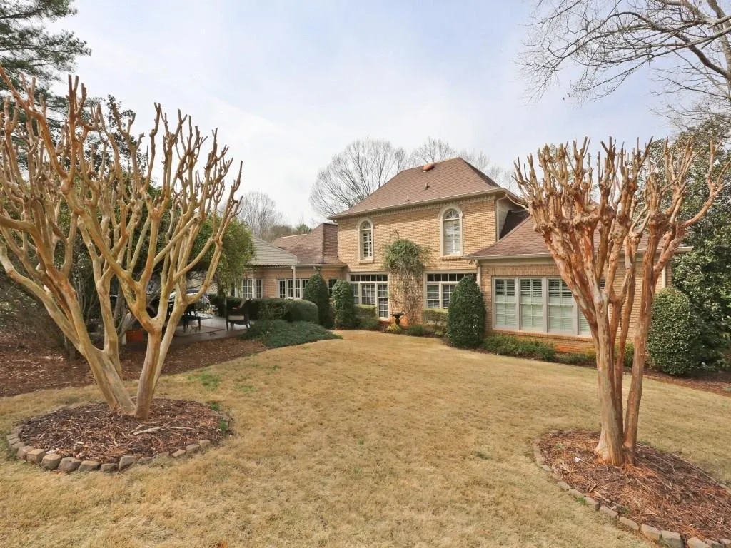 9190 Huntcliff Trace, Sandy Springs, Georgia 30350, 4 Bedrooms Bedrooms, ,3 BathroomsBathrooms,Residential,Sold,9190 Huntcliff Trace,5810722