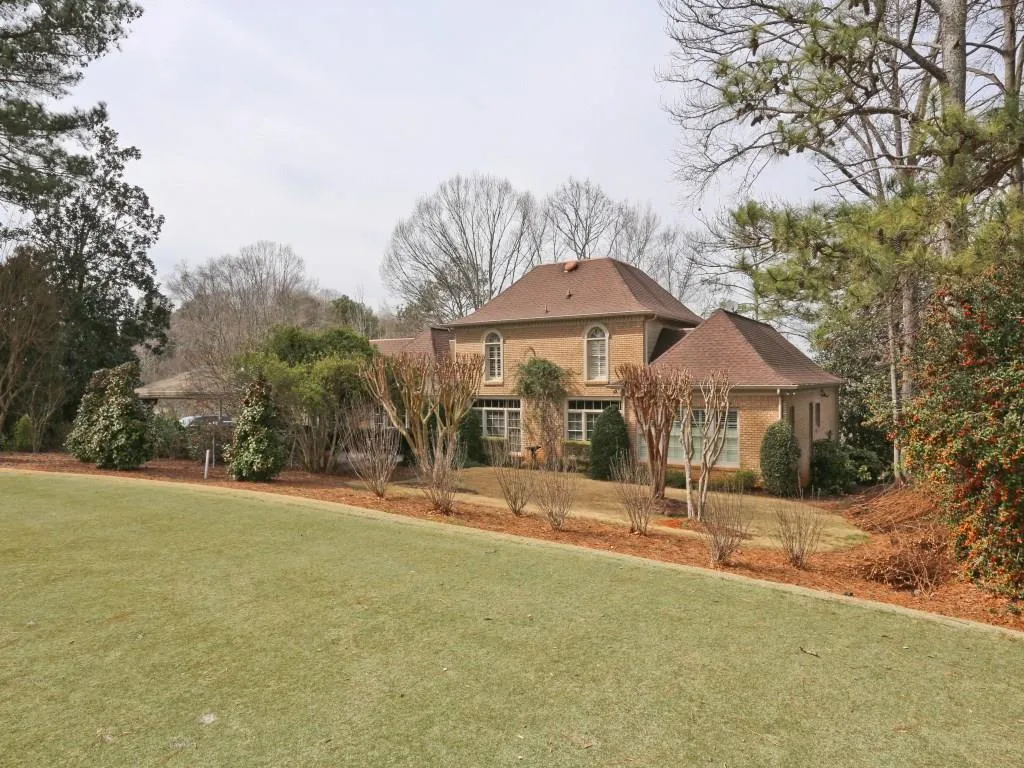 9190 Huntcliff Trace, Sandy Springs, Georgia 30350, 4 Bedrooms Bedrooms, ,3 BathroomsBathrooms,Residential,Sold,9190 Huntcliff Trace,5810722