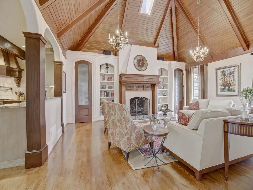 9190 Huntcliff Trace, Sandy Springs, Georgia 30350, 4 Bedrooms Bedrooms, ,3 BathroomsBathrooms,Residential,Sold,9190 Huntcliff Trace,5810722