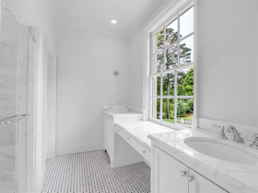 3625 Tuxedo Road Nw, Atlanta, Georgia 30305, 6 Bedrooms Bedrooms, ,7 BathroomsBathrooms,Residential,For Sale,3625 Tuxedo Road Nw,7577029