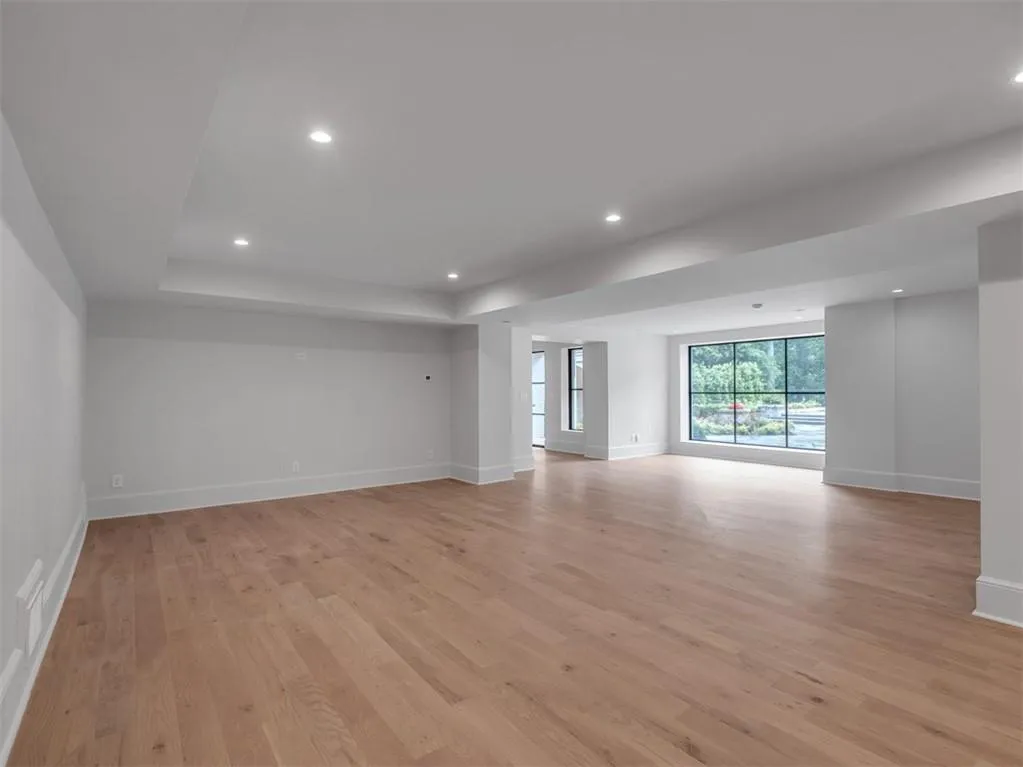 3625 Tuxedo Road Nw, Atlanta, Georgia 30305, 6 Bedrooms Bedrooms, ,7 BathroomsBathrooms,Residential,For Sale,3625 Tuxedo Road Nw,7577029