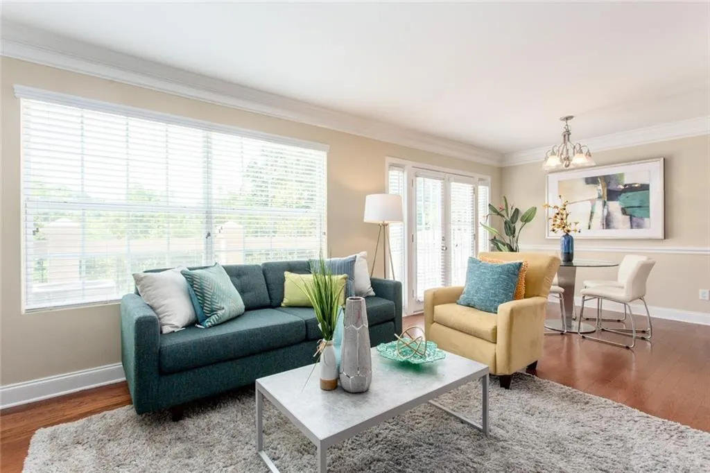 6980 Roswell Road Unit B7, Sandy Springs, Georgia 30328, 2 Bedrooms Bedrooms, ,2 BathroomsBathrooms,Residential,Sold,6980 Roswell Road Unit B7,6905812