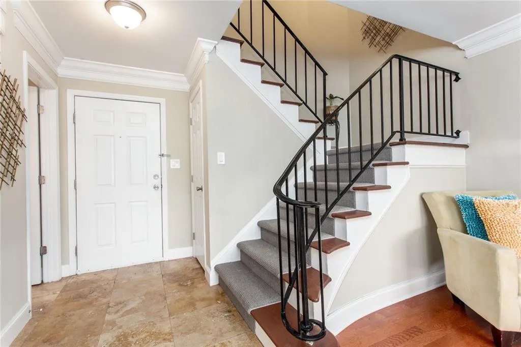 6980 Roswell Road Unit B7, Sandy Springs, Georgia 30328, 2 Bedrooms Bedrooms, ,2 BathroomsBathrooms,Residential,Sold,6980 Roswell Road Unit B7,6905812