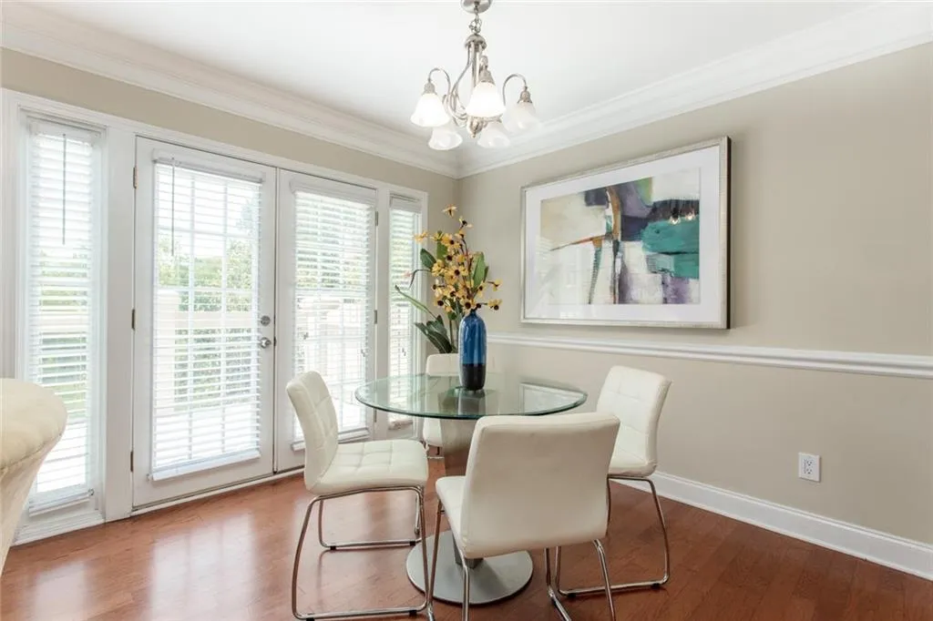 6980 Roswell Road Unit B7, Sandy Springs, Georgia 30328, 2 Bedrooms Bedrooms, ,2 BathroomsBathrooms,Residential,Sold,6980 Roswell Road Unit B7,6905812