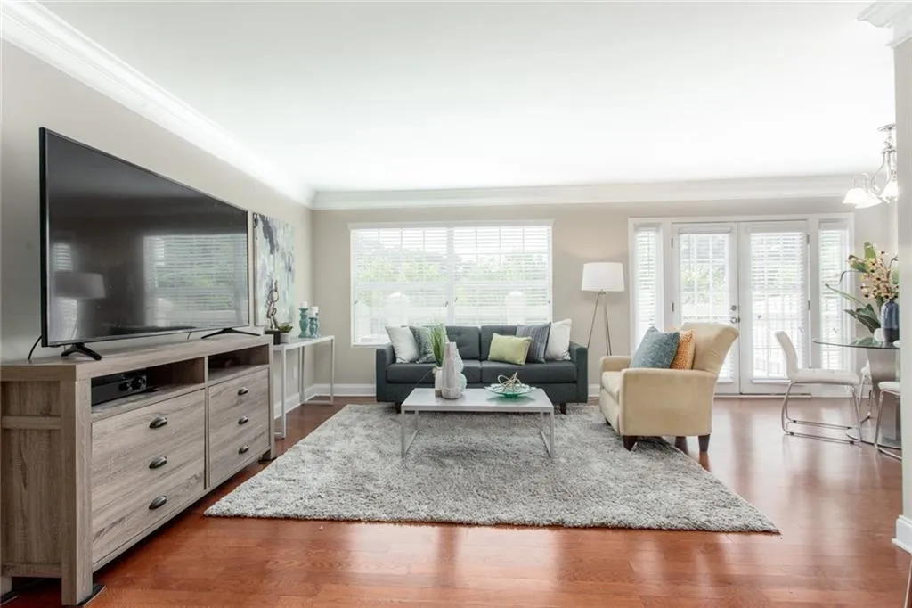 6980 Roswell Road Unit B7, Sandy Springs, Georgia 30328, 2 Bedrooms Bedrooms, ,2 BathroomsBathrooms,Residential,Sold,6980 Roswell Road Unit B7,6905812