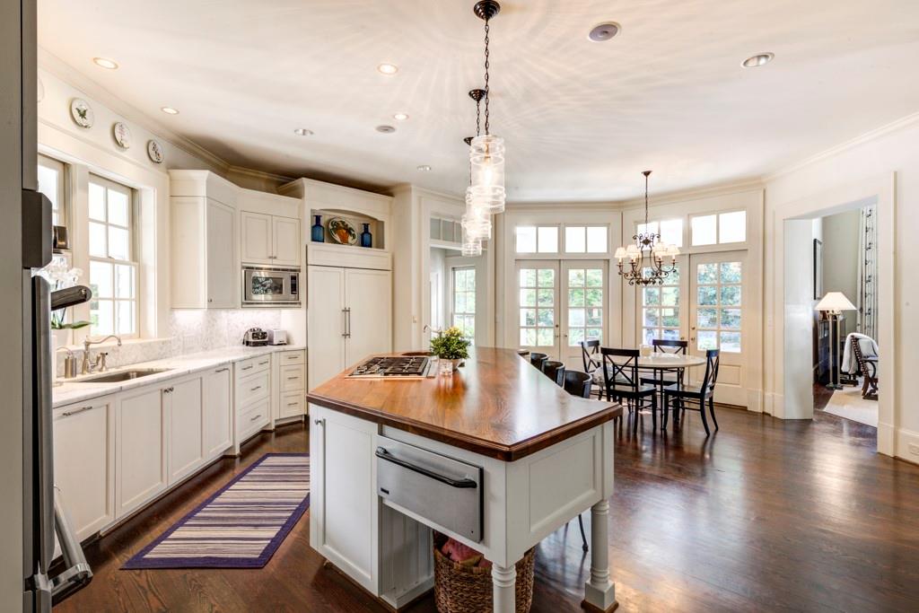 4700 Woodvale Drive, Sandy Springs, Georgia 30327, 5 Bedrooms Bedrooms, ,5 BathroomsBathrooms,Residential,Sold,4700 Woodvale Drive,7243711