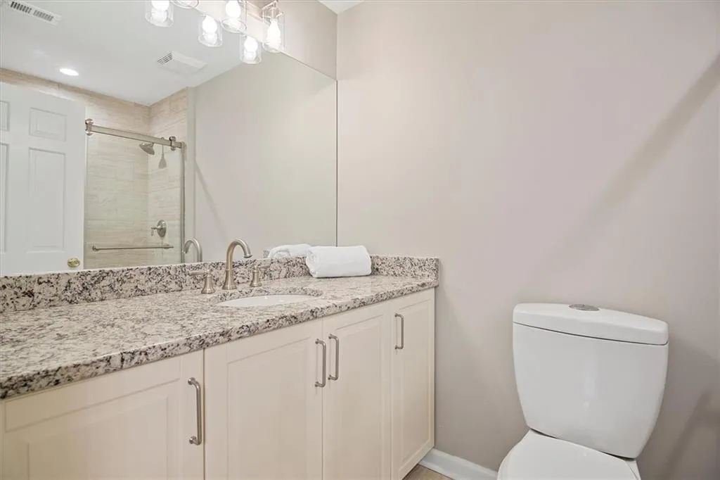 415 The North Chace Unit 415, Sandy Springs, Georgia 30328, 3 Bedrooms Bedrooms, ,2 BathroomsBathrooms,Residential,Sold,415 The North Chace Unit 415,6925234