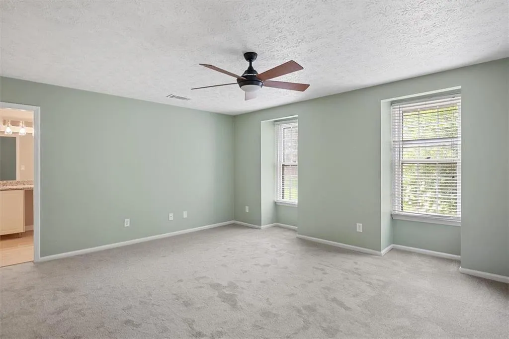 415 The North Chace Unit 415, Sandy Springs, Georgia 30328, 3 Bedrooms Bedrooms, ,2 BathroomsBathrooms,Residential,Sold,415 The North Chace Unit 415,6925234