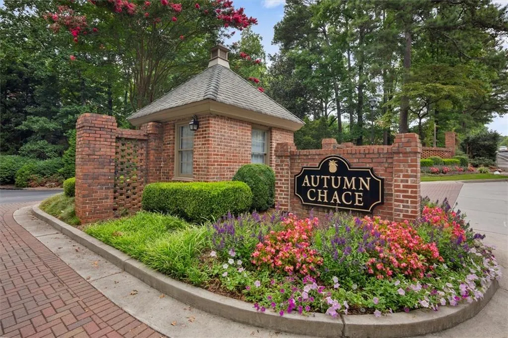 415 The North Chace Unit 415, Sandy Springs, Georgia 30328, 3 Bedrooms Bedrooms, ,2 BathroomsBathrooms,Residential,Sold,415 The North Chace Unit 415,6925234