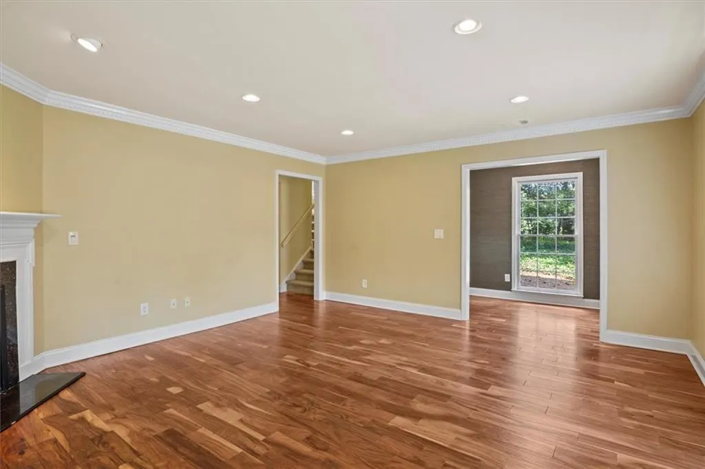 415 The North Chace Unit 415, Sandy Springs, Georgia 30328, 3 Bedrooms Bedrooms, ,2 BathroomsBathrooms,Residential,Sold,415 The North Chace Unit 415,6925234
