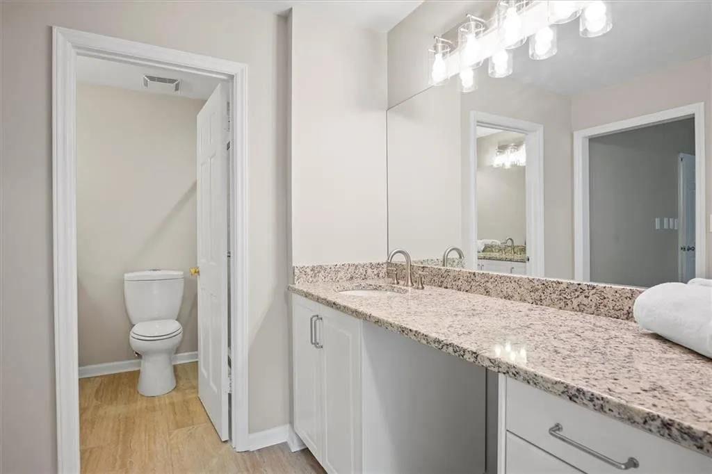 415 The North Chace Unit 415, Sandy Springs, Georgia 30328, 3 Bedrooms Bedrooms, ,2 BathroomsBathrooms,Residential,Sold,415 The North Chace Unit 415,6925234