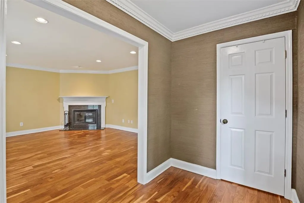 415 The North Chace Unit 415, Sandy Springs, Georgia 30328, 3 Bedrooms Bedrooms, ,2 BathroomsBathrooms,Residential,Sold,415 The North Chace Unit 415,6925234