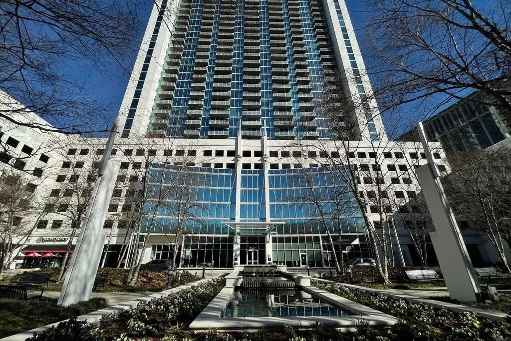 View of apartment building / complex