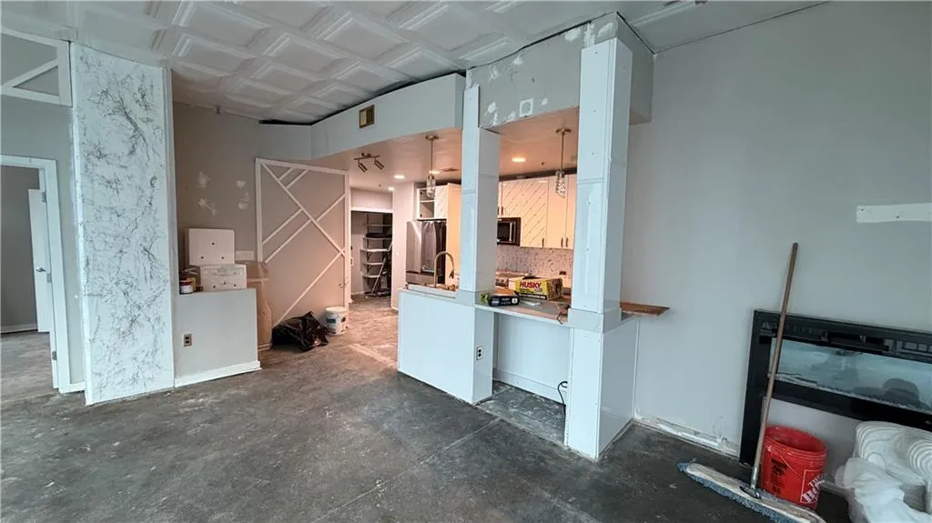 3324 Peachtree Road Ne Unit 1018, Atlanta, Georgia 30326, 2 Bedrooms Bedrooms, 0 ,2 BathroomsBathrooms,Residential,For Sale,3324 Peachtree Road Ne Unit 1018,7696534