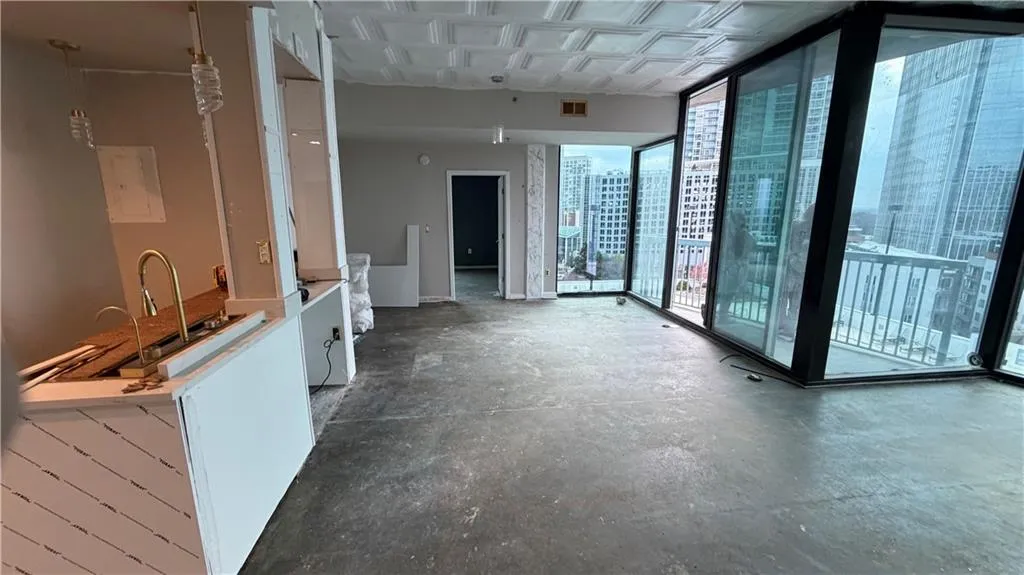 3324 Peachtree Road Ne Unit 1018, Atlanta, Georgia 30326, 2 Bedrooms Bedrooms, 0 ,2 BathroomsBathrooms,Residential,For Sale,3324 Peachtree Road Ne Unit 1018,7696534