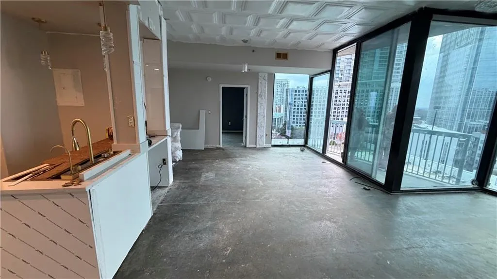 3324 Peachtree Road Ne Unit 1018, Atlanta, Georgia 30326, 2 Bedrooms Bedrooms, 0 ,2 BathroomsBathrooms,Residential,For Sale,3324 Peachtree Road Ne Unit 1018,7696534