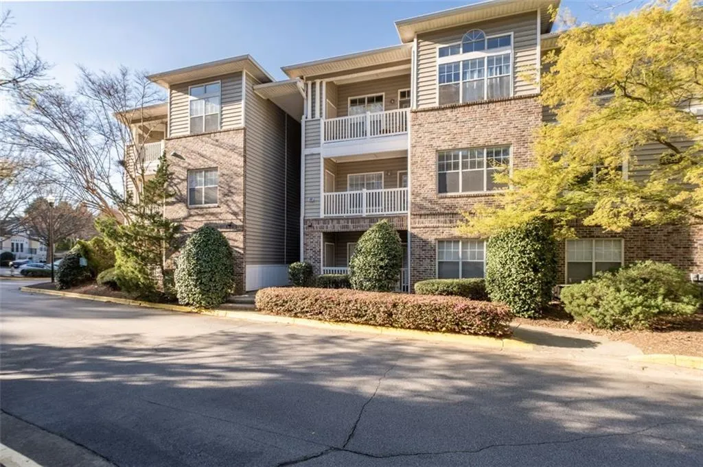 2700 Pine Tree Road Ne Unit 1211, Atlanta, Georgia 30324, 1 Bedroom Bedrooms, ,1 BathroomBathrooms,Residential,For Sale,2700 Pine Tree Road Ne Unit 1211,7543191