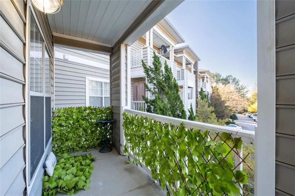 2700 Pine Tree Road Ne Unit 1211, Atlanta, Georgia 30324, 1 Bedroom Bedrooms, ,1 BathroomBathrooms,Residential,For Sale,2700 Pine Tree Road Ne Unit 1211,7543191