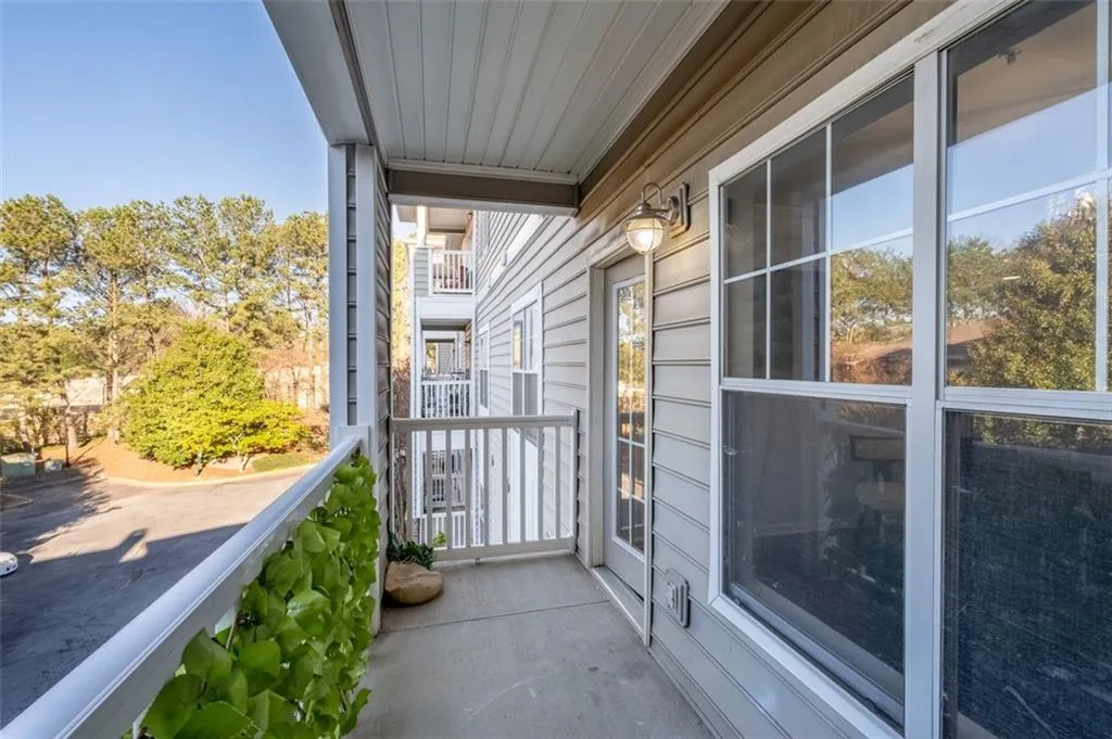 2700 Pine Tree Road Ne Unit 1211, Atlanta, Georgia 30324, 1 Bedroom Bedrooms, ,1 BathroomBathrooms,Residential,For Sale,2700 Pine Tree Road Ne Unit 1211,7543191