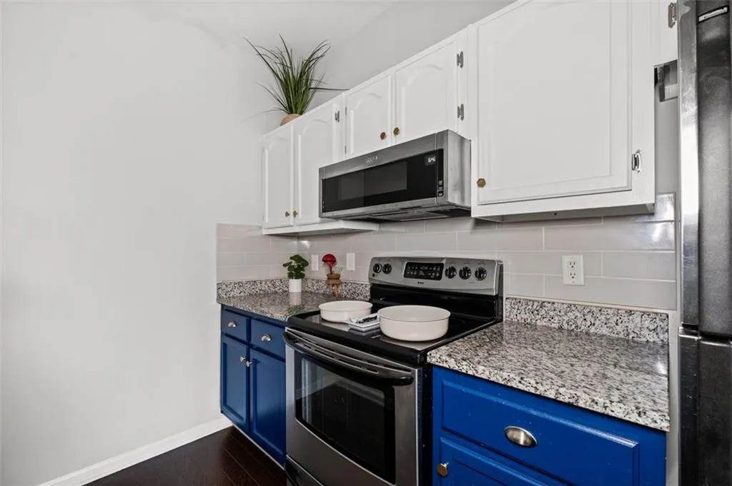 2700 Pine Tree Road Ne Unit 1211, Atlanta, Georgia 30324, 1 Bedroom Bedrooms, ,1 BathroomBathrooms,Residential,For Sale,2700 Pine Tree Road Ne Unit 1211,7543191