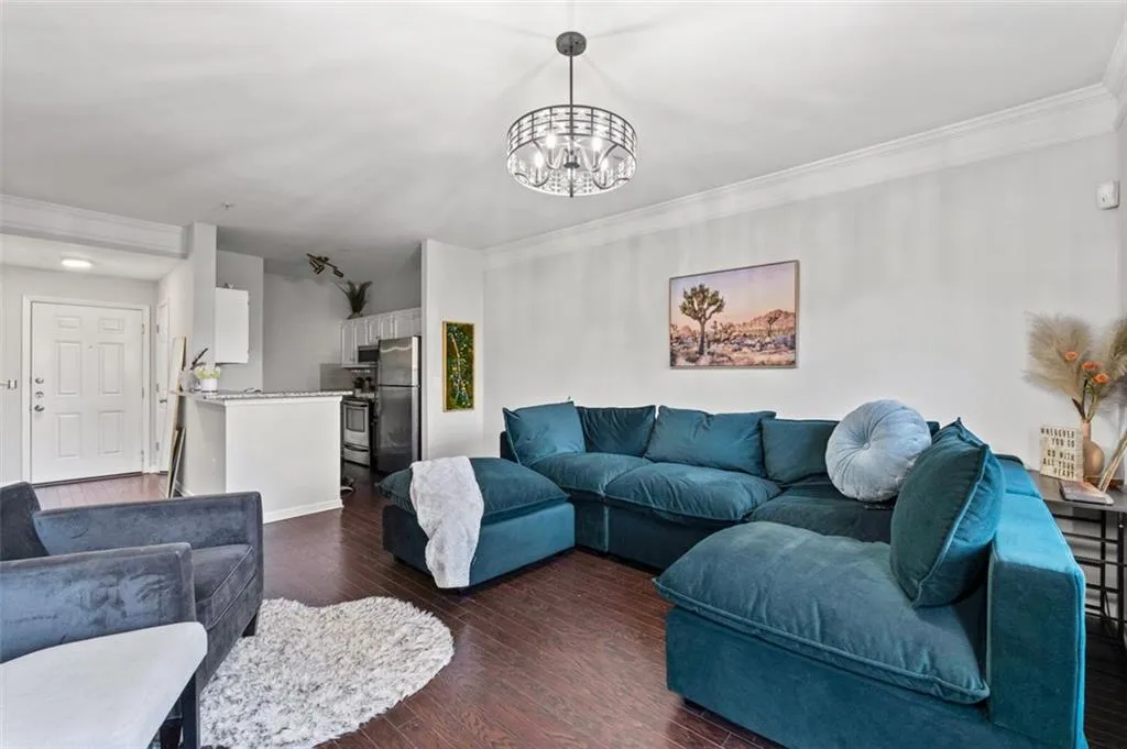 2700 Pine Tree Road Ne Unit 1211, Atlanta, Georgia 30324, 1 Bedroom Bedrooms, ,1 BathroomBathrooms,Residential,For Sale,2700 Pine Tree Road Ne Unit 1211,7543191