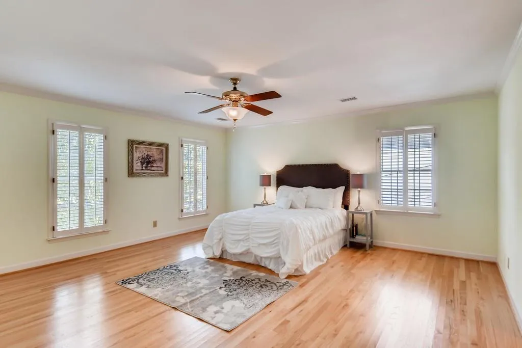 6915 Hunters Knoll, Sandy Springs, Georgia 30328, 4 Bedrooms Bedrooms, ,3 BathroomsBathrooms,Residential,Sold,6915 Hunters Knoll,6623794