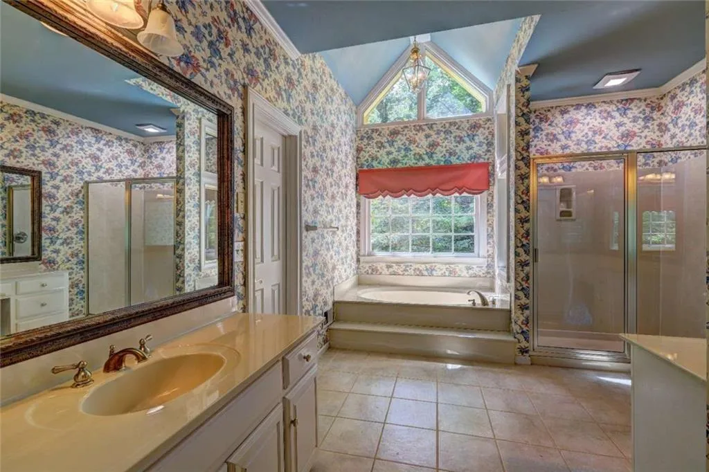 2940 Coles Way, Sandy Springs, Georgia 30350, 6 Bedrooms Bedrooms, ,4 BathroomsBathrooms,Residential,Sold,2940 Coles Way,7087343