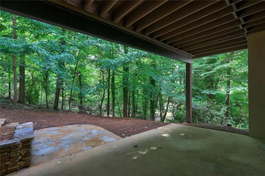 2940 Coles Way, Sandy Springs, Georgia 30350, 6 Bedrooms Bedrooms, ,4 BathroomsBathrooms,Residential,Sold,2940 Coles Way,7087343