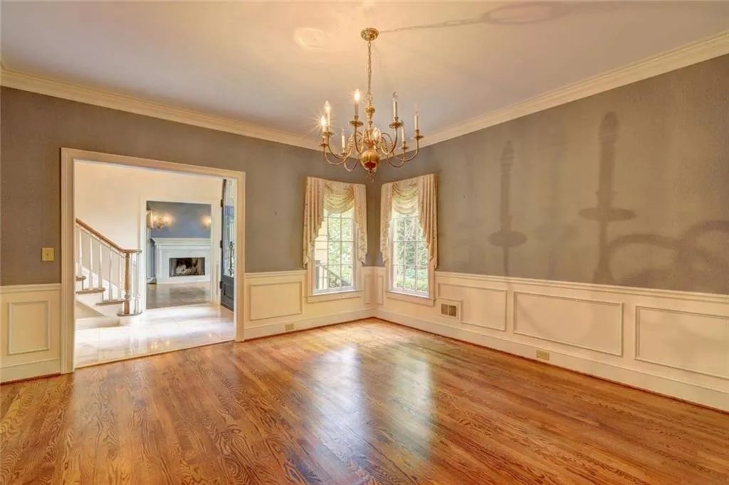 2940 Coles Way, Sandy Springs, Georgia 30350, 6 Bedrooms Bedrooms, ,4 BathroomsBathrooms,Residential,Sold,2940 Coles Way,7087343