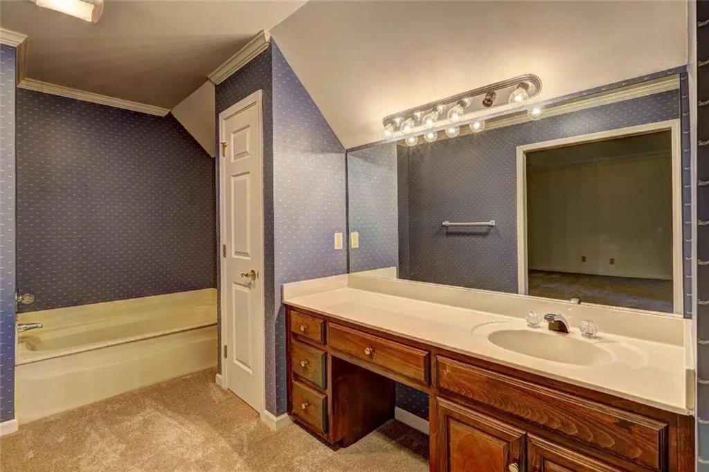 2940 Coles Way, Sandy Springs, Georgia 30350, 6 Bedrooms Bedrooms, ,4 BathroomsBathrooms,Residential,Sold,2940 Coles Way,7087343