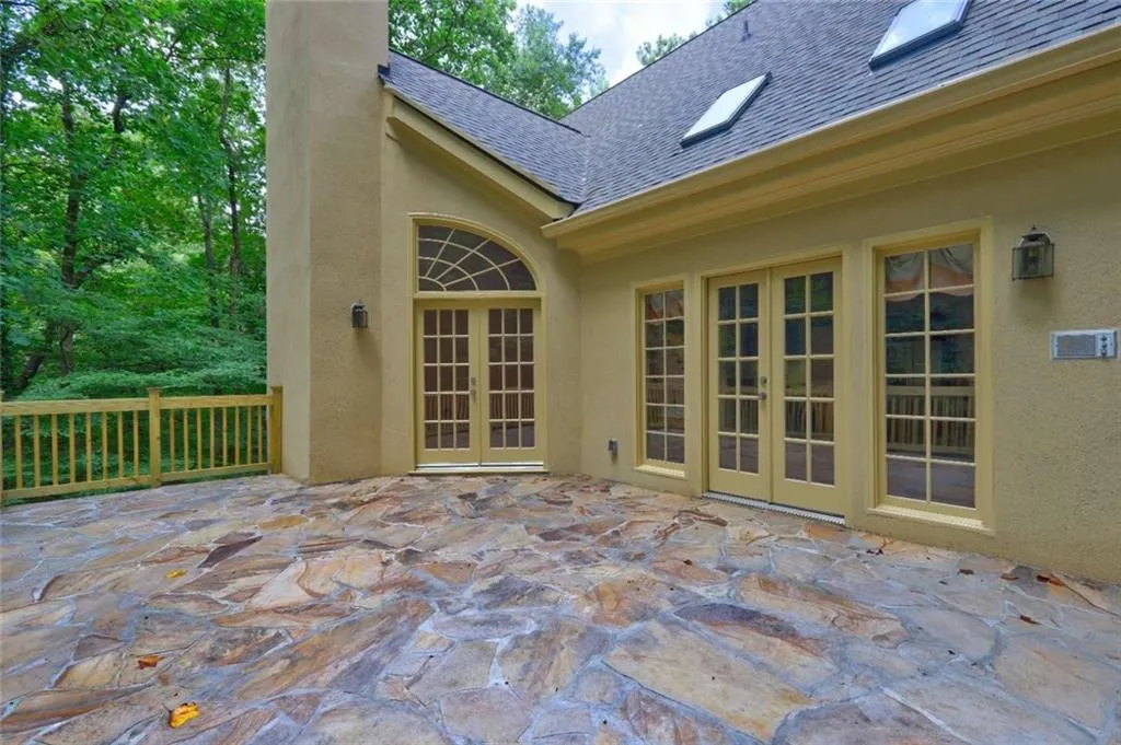 2940 Coles Way, Sandy Springs, Georgia 30350, 6 Bedrooms Bedrooms, ,4 BathroomsBathrooms,Residential,Sold,2940 Coles Way,7087343